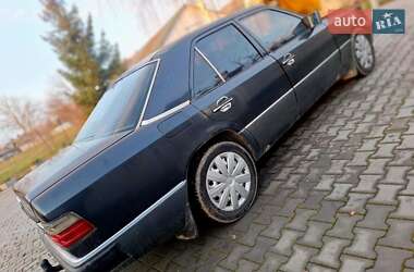 Седан Mercedes-Benz E-Class 1990 в Чернівцях