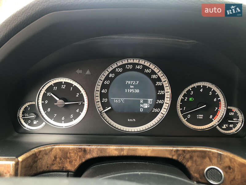 Седан Mercedes-Benz E-Class 2010 в Трускавці