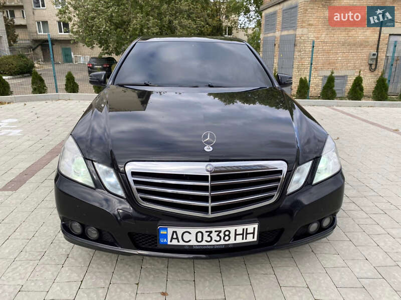 Седан Mercedes-Benz E-Class 2010 в Нововолынске