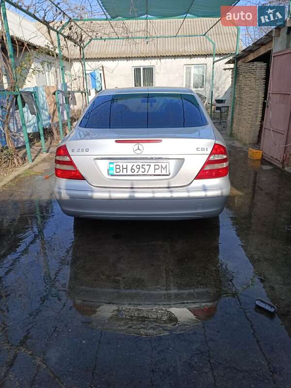 Седан Mercedes-Benz E-Class 2002 в Измаиле