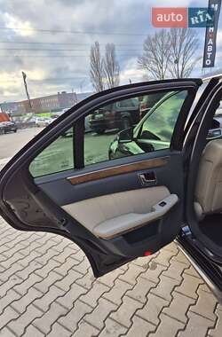 Седан Mercedes-Benz E-Class 2011 в Киеве