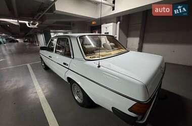 Седан Mercedes-Benz E-Class 1982 в Одессе