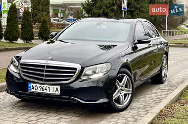 Седан Mercedes-Benz E-Class 2010 в Львові