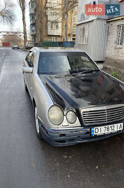 Седан Mercedes-Benz E-Class 1997 в Николаеве