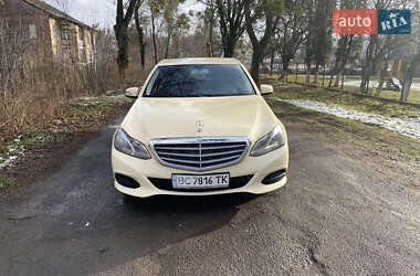 Седан Mercedes-Benz E-Class 2015 в Львове