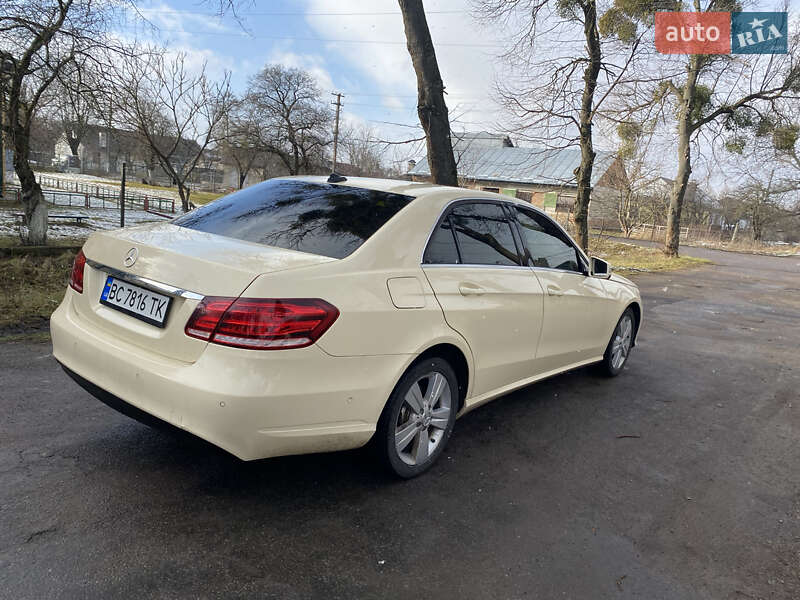 Седан Mercedes-Benz E-Class 2015 в Львове