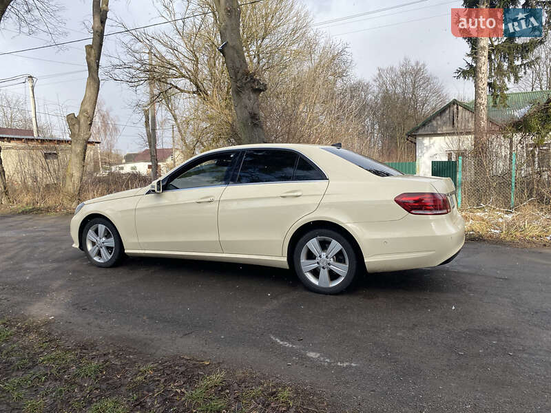 Седан Mercedes-Benz E-Class 2015 в Львове