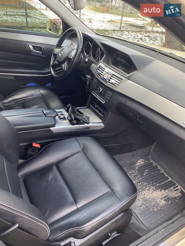 Седан Mercedes-Benz E-Class 2015 в Львове