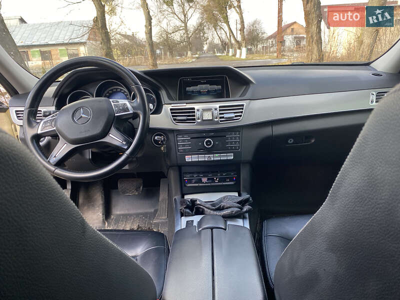 Седан Mercedes-Benz E-Class 2015 в Львове