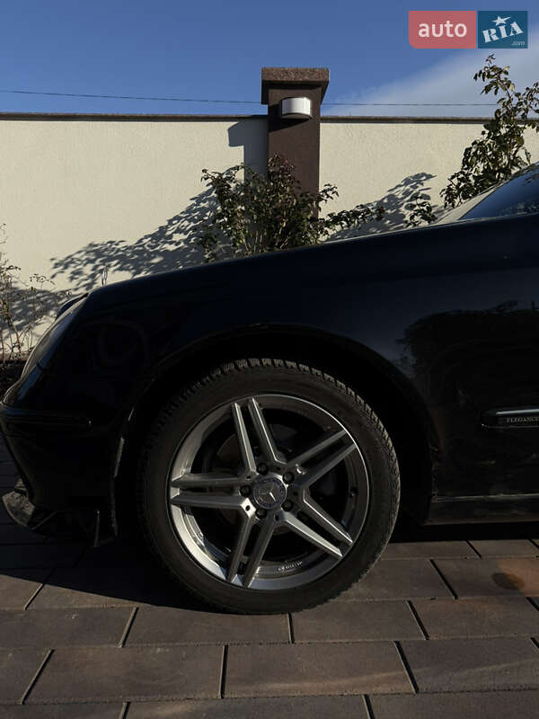 Седан Mercedes-Benz E-Class 2004 в Миколаєві