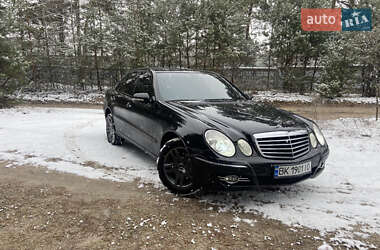 Седан Mercedes-Benz E-Class 2007 в Вараше