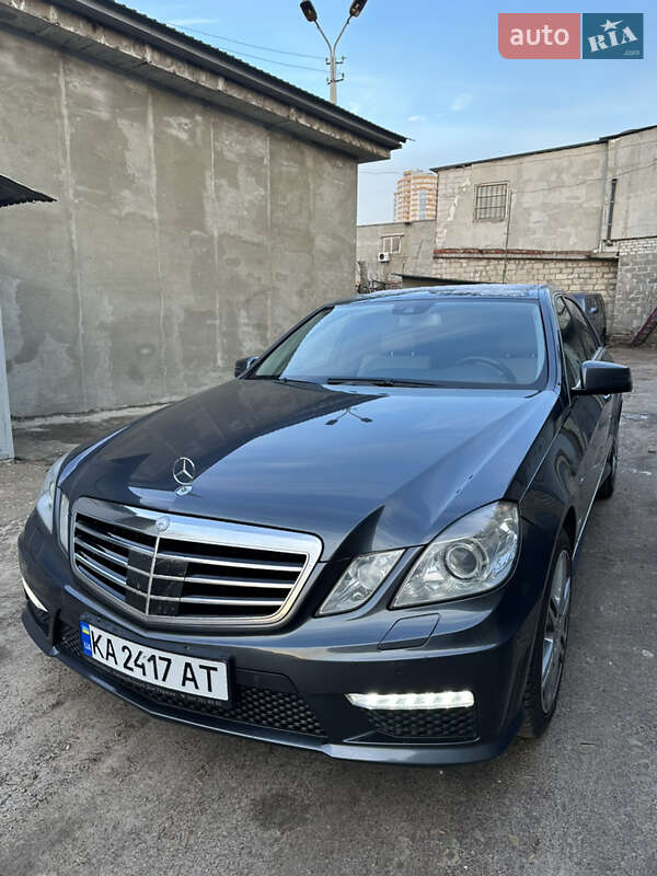 Mercedes-Benz E-Class 2011