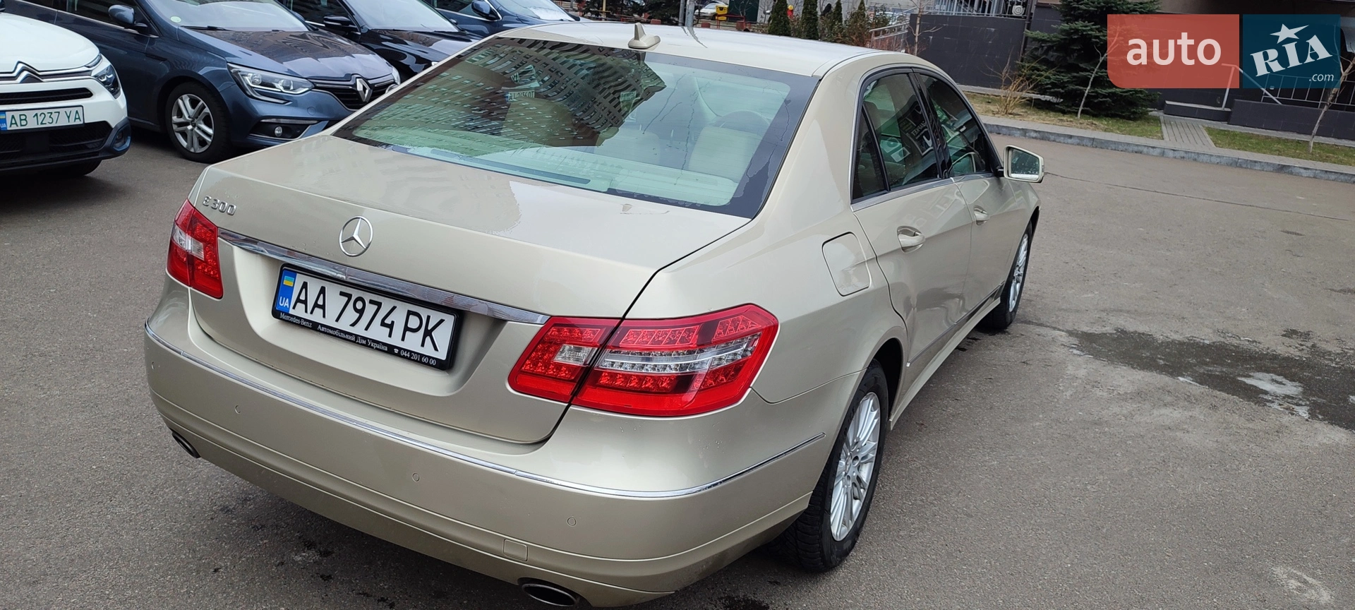 2011 Mercedes-Benz E-klasse - мініатюра 3