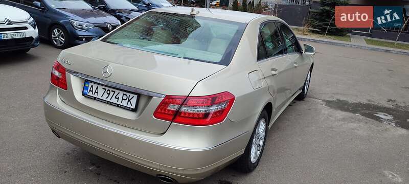 Седан Mercedes-Benz E-Class 2011 в Киеве