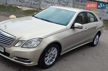 Седан Mercedes-Benz E-Class 2011 в 