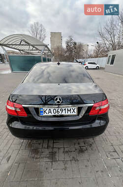 Седан Mercedes-Benz E-Class 2012 в Киеве