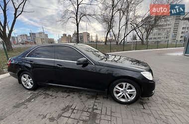 Седан Mercedes-Benz E-Class 2012 в Киеве