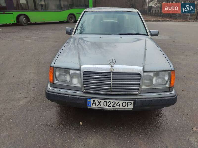 Седан Mercedes-Benz E-Class 1991 в Харькове