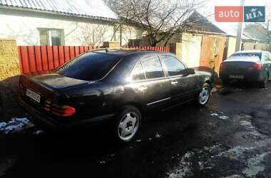 Седан Mercedes-Benz E-Class 2000 в Житомире