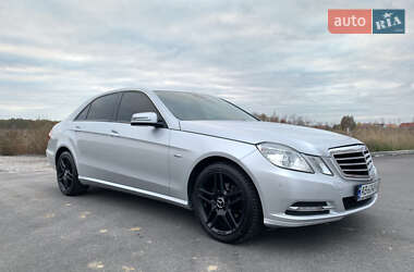 Седан Mercedes-Benz E-Class 2012 в Виннице