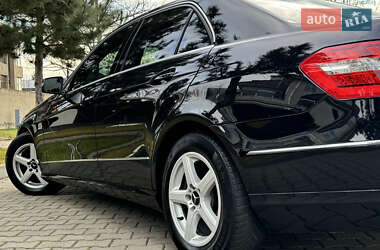 Седан Mercedes-Benz E-Class 2009 в Одессе