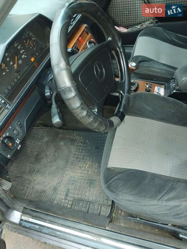 Седан Mercedes-Benz E-Class 1994 в Первомайске