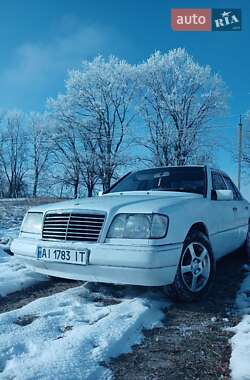 Седан Mercedes-Benz E-Class 1988 в Фастові