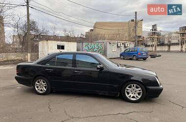 Седан Mercedes-Benz E-Class 2001 в Кривом Роге