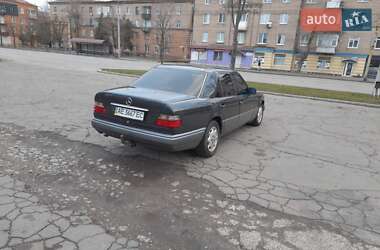 Седан Mercedes-Benz E-Class 1995 в 