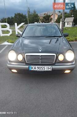 Седан Mercedes-Benz E-Class 1998 в Малині