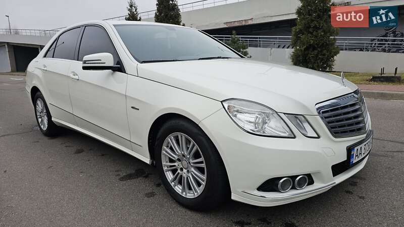 Седан Mercedes-Benz E-Class 2011 в Києві