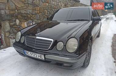 Седан Mercedes-Benz E-Class 2001 в Пустомитах