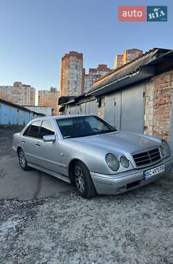 Седан Mercedes-Benz E-Class 1995 в Києві