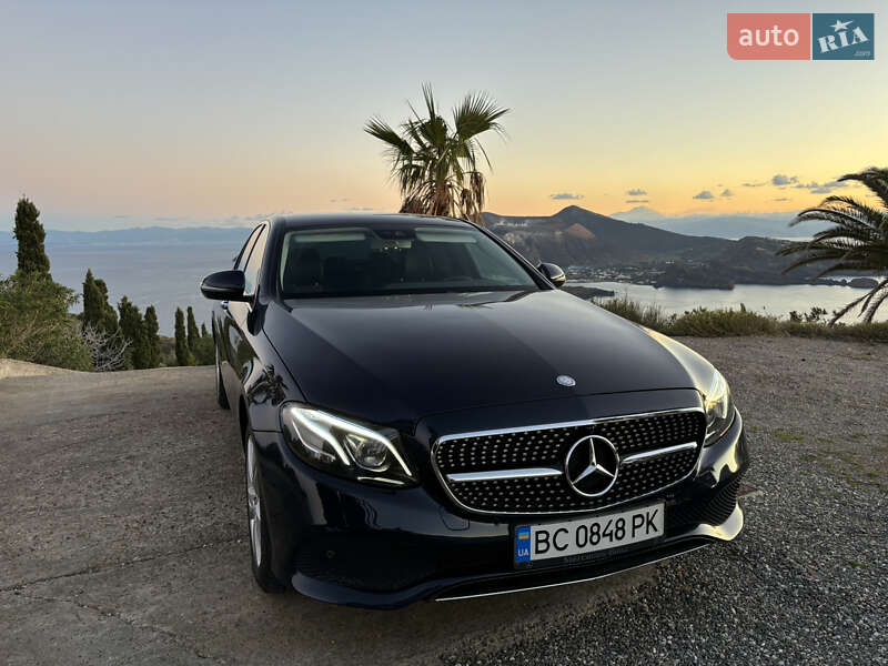 Седан Mercedes-Benz E-Class 2016 в Львове