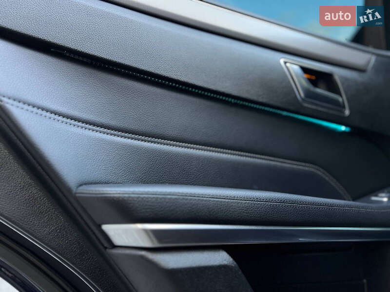 Седан Mercedes-Benz E-Class 2015 в Самборі