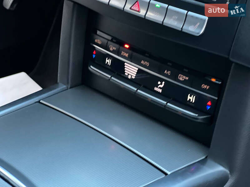 Седан Mercedes-Benz E-Class 2015 в Самборі