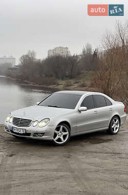 Седан Mercedes-Benz E-Class 2002 в Києві