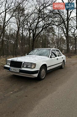 Седан Mercedes-Benz E-Class 1987 в Киеве