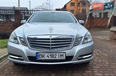 Седан Mercedes-Benz E-Class 2012 в Ровно