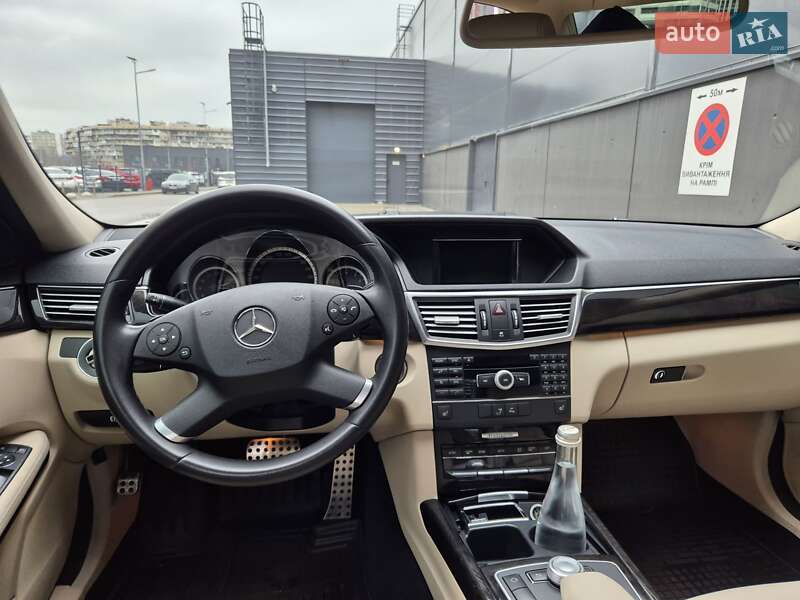 Седан Mercedes-Benz E-Class 2009 в Киеве