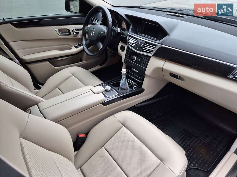 Седан Mercedes-Benz E-Class 2009 в Киеве