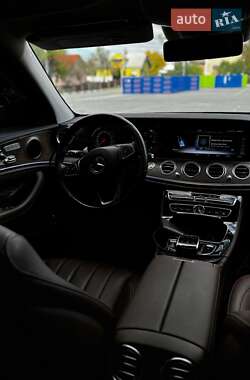 Седан Mercedes-Benz E-Class 2017 в 