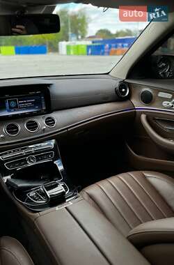 Седан Mercedes-Benz E-Class 2017 в 