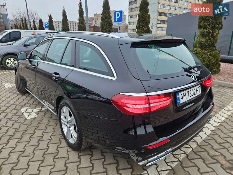 Универсал Mercedes-Benz E-Class 2016 в Житомире