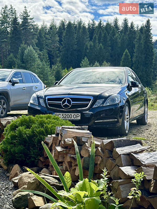 Седан Mercedes-Benz E-Class 2011 в 
