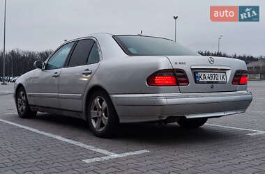 Седан Mercedes-Benz E-Class 2000 в 