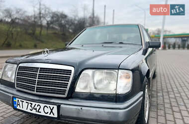 Седан Mercedes-Benz E-Class 1995 в Долині