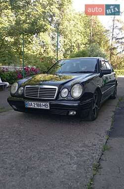 Седан Mercedes-Benz E-Class 1998 в Благовіщенську