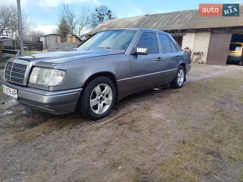 Mercedes-Benz E-Class 1990