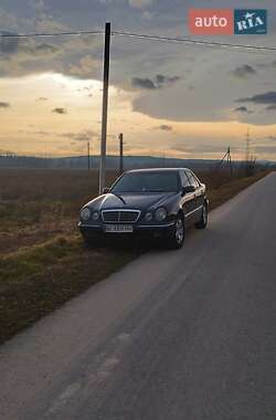 Седан Mercedes-Benz E-Class 2001 в Дрогобичі